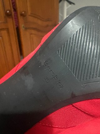 Zapatos de tacón rojos