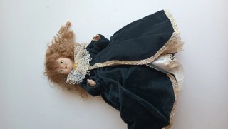 Bambola porcellana vintage abito scuro