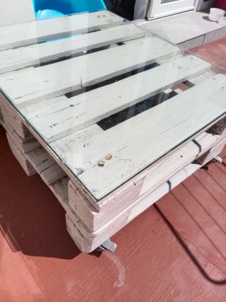Mesa Palet Blanca con Cristal y Ruedas