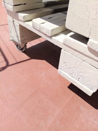 Mesa Palet Blanca con Cristal y Ruedas