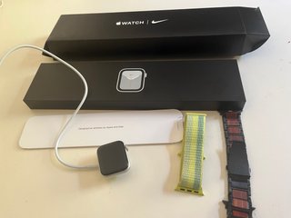 Apple Watch SE 1ª Gen Nike 40mm Celular LTE Plata