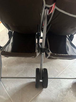 Carrito de muñecas doble Maclaren