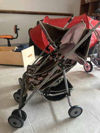 Carrito de muñecas doble Maclaren