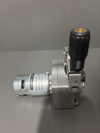 Mecanismo alimentador de alambre para soldadura