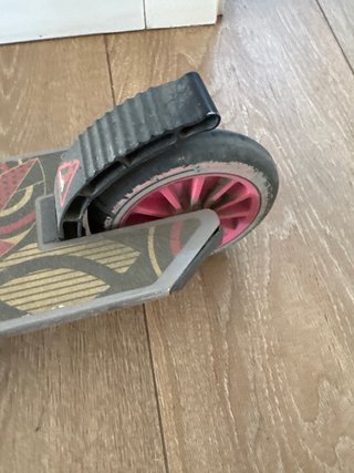 Patinete infantil rosa y gris