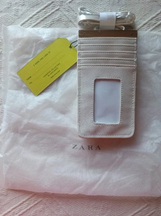 Porta móvil y tarjetero Zara beige