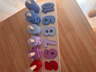 Puzzle de madera con números y formas