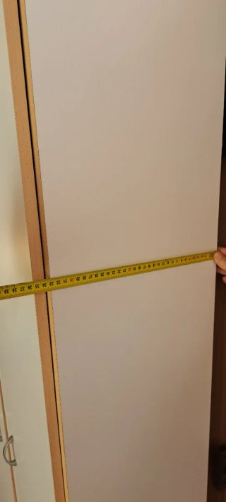Armario de baño blanco y madera