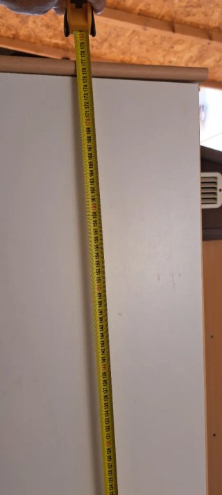 Armario de baño blanco y madera