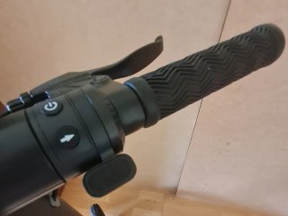 Patinete eléctrico Invicta con cesta