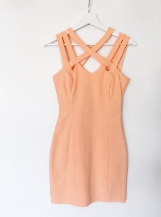 Vestido corto entallado Mango