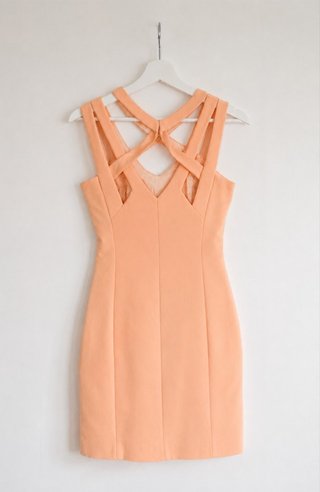 Vestido corto entallado Mango