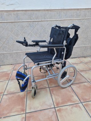 Silla de ruedas eléctrica plegable