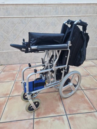 Silla de ruedas eléctrica plegable