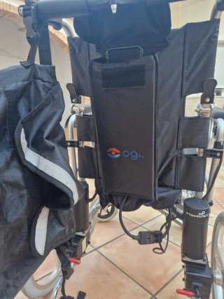 Silla de ruedas eléctrica plegable