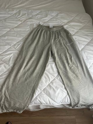 Pantalones grises