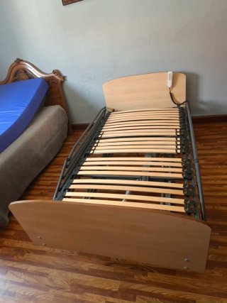 Cama articulada de carro con colchón anti-escaras