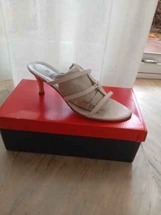 Sandalias ONEIDA tacón fino blancas