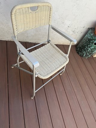 Silla de mimbre y metal sin estrenar