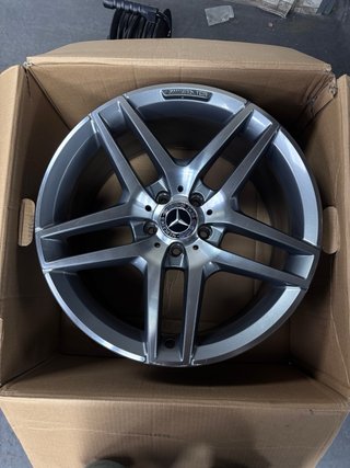 Llanta Mercedes Benz AMG Usada