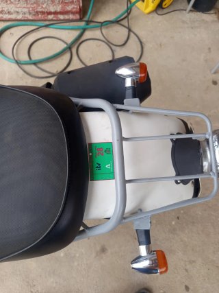 Suzuki Van Van 125 Amarilla