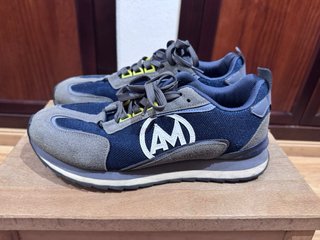 Zapatillas Alvaro Moreno casual azul y gris