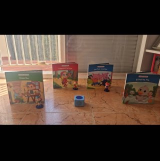 Libros con figuras y cuenta cuentos