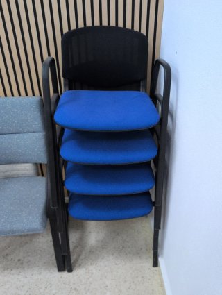 Sillas de oficina apilables (4 unidades)