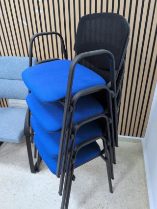 Sillas de oficina apilables (4 unidades)