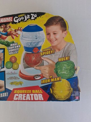 Goo Jit Zu Creador de Bolas de Apretar Marvel