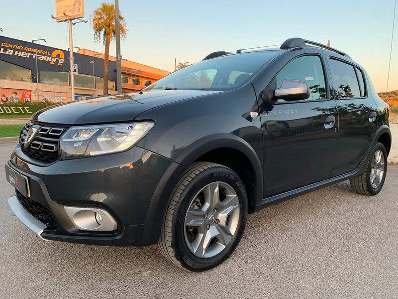 DACIA SANDERO STEPWAY ESSENTIAL 0.9TCE - foto 1