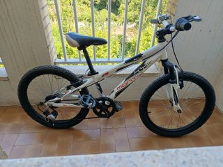 Bicicleta Monty KY5 20' blanca