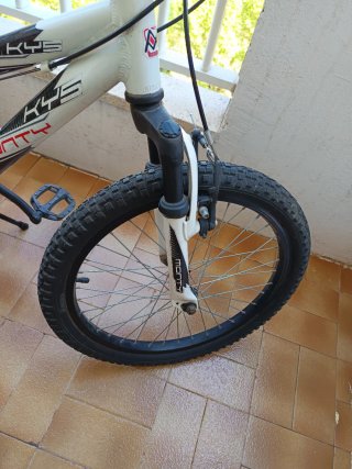 Bicicleta Monty KY5 20' blanca