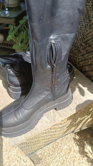 Botas altas negras con cremallera