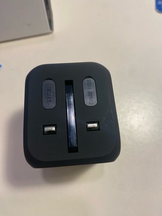 Adaptador Enchufe Viaje Universal MIDIOOI MSL176