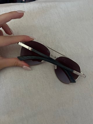 Gafas de sol aviador plateadas y moradas