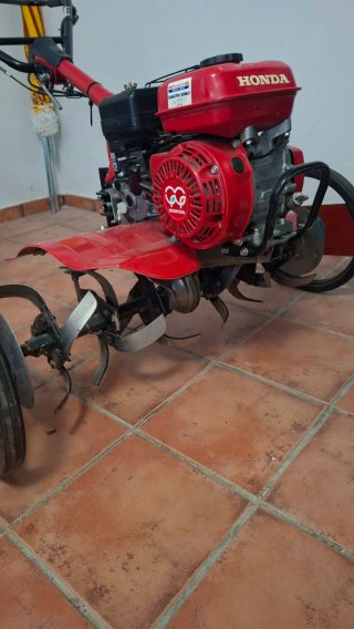Motoazada Honda. Como nueva. Ocasión.
