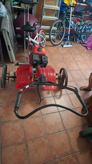 Motoazada Honda. Como nueva. Ocasión.