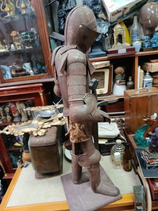 Armadura de caballero antigua principios siglo XX