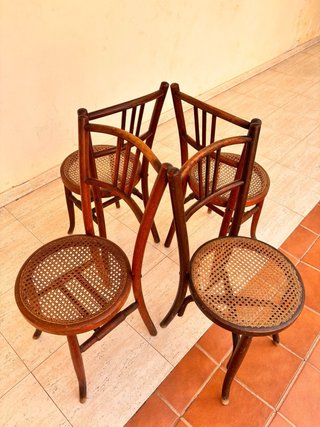Juego de 4 sillas de comedor de madera
