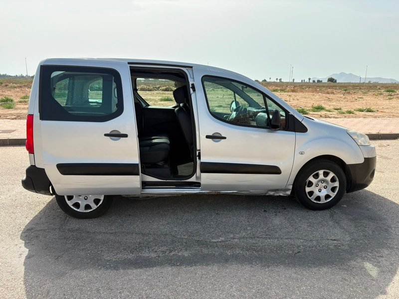 🚐 PEUGEOT PARTNER 1.6 HDi 92 CV – LISTA - foto 1