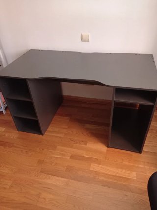 Mesa de escritorio moderna