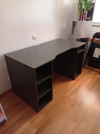 Mesa de escritorio moderna