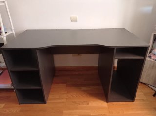 Mesa de escritorio moderna