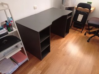 Mesa de escritorio moderna