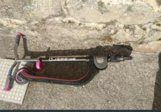 Patinete Globber rosa y negro