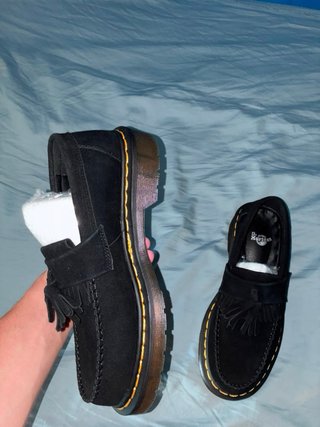 Mocasines Dr Martens negros con flecos