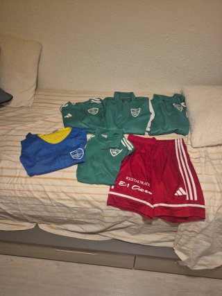 Ropa deportiva Trival Valderas 13-14 años + Abrigo