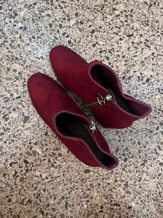 Botines granate ante tacón ancho