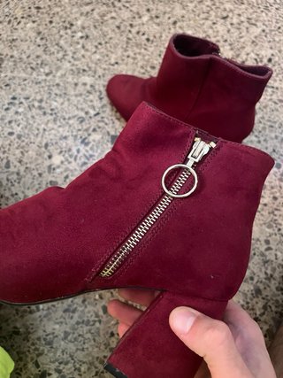 Botines granate ante tacón ancho